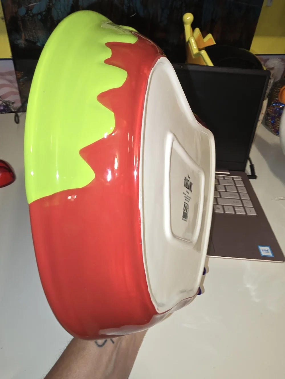 DISNEY VILLAINS POISON APPLE BAKING DISH